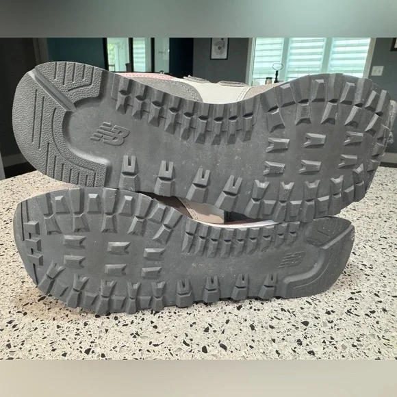 New Balance Women's 574 Core Casual Sneakers - Picture 6 of 8